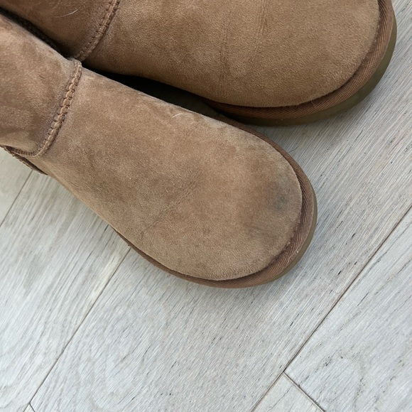 Short Ugg boot in size women’s 8 - Picture 5 of 14